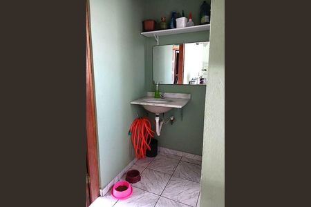 Casa à venda com 215m², 3 quartos e 2 vagas