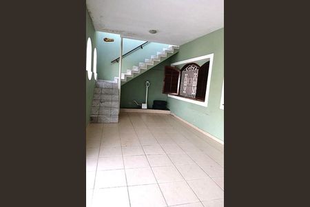 Casa à venda com 215m², 3 quartos e 2 vagas