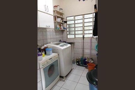 Casa à venda com 215m², 3 quartos e 2 vagas