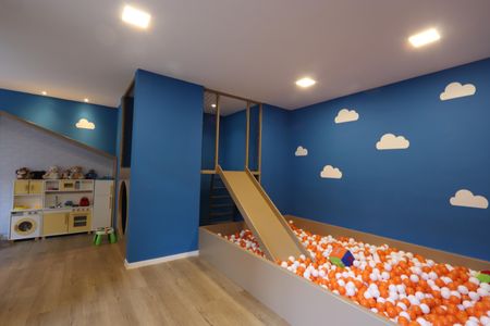 Apartamento para alugar com 38m², 2 quartos e sem vagaÁrea comum - Brinquedoteca