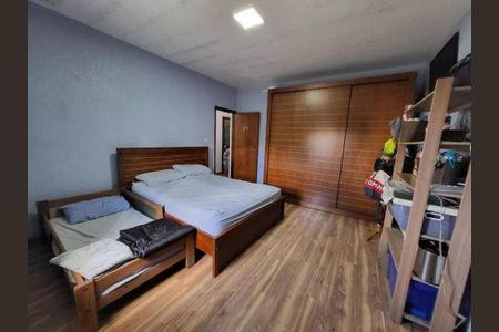 Casa à venda com 3 quartos, 203m² em Jardim Moncoes, Santo André