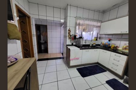 Casa à venda com 3 quartos, 203m² em Jardim Moncoes, Santo André