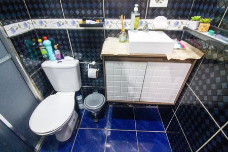 Apartamento à venda com 50m², 2 quartos e sem vaga Apartamento à venda com 50m², 2 quartos e sem vagaBanheiro