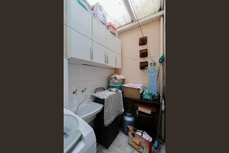 Casa de condomínio à venda com 65m², 2 quartos e 1 vagaÁrea de serviço