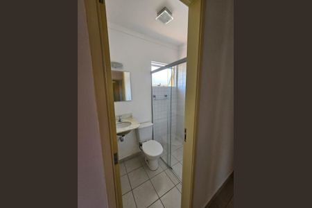 Casa de condomínio para alugar com 110m², 3 quartos e 2 vagasBanheiro da Suíte