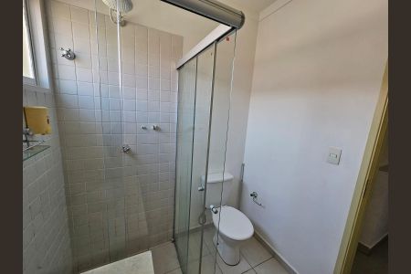 Casa de condomínio para alugar com 110m², 3 quartos e 2 vagasBanheiro