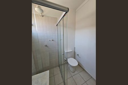 Casa de condomínio para alugar com 110m², 3 quartos e 2 vagasBanheiro
