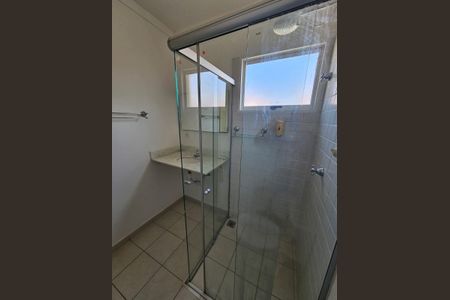 Casa de condomínio para alugar com 110m², 3 quartos e 2 vagasBanheiro