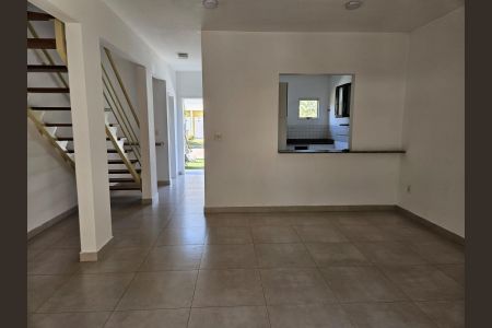 Casa de condomínio para alugar com 110m², 3 quartos e 2 vagasSala