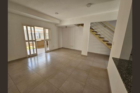 Sala de casa de condomínio para alugar com 3 quartos, 110m² em Medeiros, Jundiaí