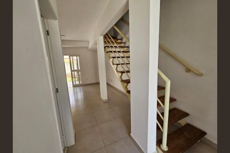 Sala de casa de condomínio para alugar com 3 quartos, 110m² em Medeiros, Jundiaí