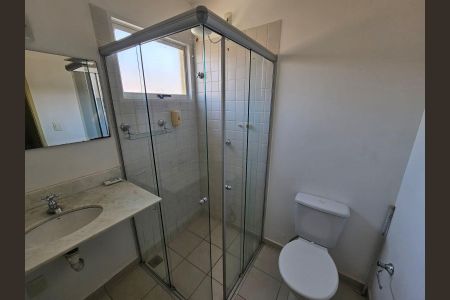 Casa de condomínio para alugar com 110m², 3 quartos e 2 vagasBanheiro