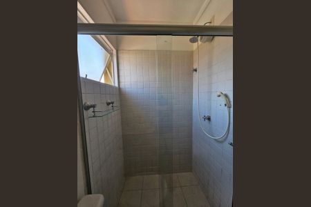 Casa de condomínio para alugar com 110m², 3 quartos e 2 vagasBanheiro da Suíte