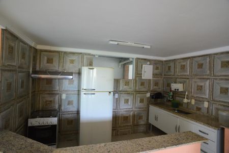 Casa de condomínio à venda com 480m², 4 quartos e 3 vagas Casa de condomínio à venda com 480m², 4 quartos e 3 vagasCozinha 2