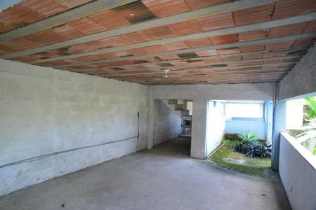 Casa de condomínio à venda com 480m², 4 quartos e 3 vagas Casa de condomínio à venda com 480m², 4 quartos e 3 vagasÁrea Externa