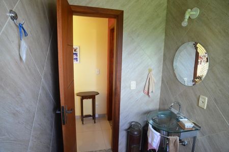 Casa de condomínio à venda com 480m², 4 quartos e 3 vagas Casa de condomínio à venda com 480m², 4 quartos e 3 vagasLavabo