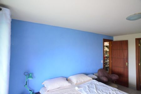 Casa de condomínio à venda com 480m², 4 quartos e 3 vagas Casa de condomínio à venda com 480m², 4 quartos e 3 vagasSuíte 3