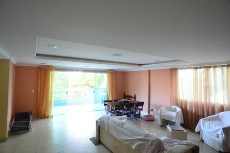 Casa de condomínio à venda com 480m², 4 quartos e 3 vagas Casa de condomínio à venda com 480m², 4 quartos e 3 vagasSala 2