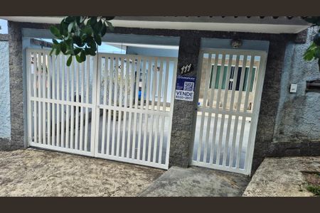 Casa de condomínio à venda com 480m², 4 quartos e 3 vagas Casa de condomínio à venda com 480m², 4 quartos e 3 vagasPlaca