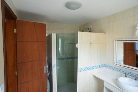 Casa de condomínio à venda com 480m², 4 quartos e 3 vagas Casa de condomínio à venda com 480m², 4 quartos e 3 vagasBanheiro da Suíte 3