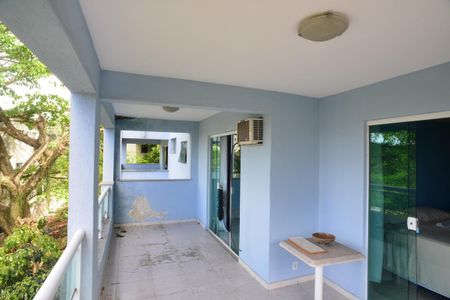 Casa de condomínio à venda com 480m², 4 quartos e 3 vagas Casa de condomínio à venda com 480m², 4 quartos e 3 vagasVaranda das Suítes