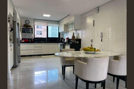 Apartamento à venda com 590m², 4 quartos e 4 vagasFoto 14