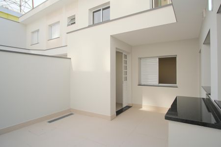 Casa de condomínio para alugar com 59m², 2 quartos e sem vagaQuintal