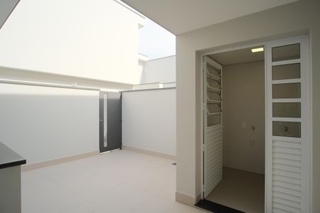 Casa de condomínio para alugar com 59m², 2 quartos e sem vagaQuintal