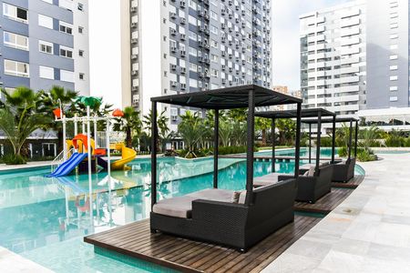 Apartamento à venda com 82m², 3 quartos e 2 vagas Apartamento à venda com 82m², 3 quartos e 2 vagasÁrea comum - Piscina