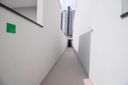 Casa de condomínio para alugar com 60m², 2 quartos e sem vaga Casa de condomínio para alugar com 60m², 2 quartos e sem vagaCorredor