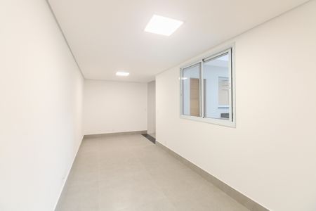 Sala de casa de condomínio para alugar com 2 quartos, 65m² em Vila Gomes Cardim, São Paulo