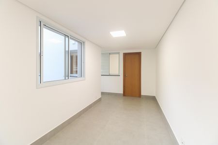 Sala de casa de condomínio para alugar com 2 quartos, 65m² em Vila Gomes Cardim, São Paulo