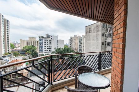 Apartamento à venda com 180m², 4 quartos e 2 vagas Apartamento à venda com 180m², 4 quartos e 2 vagasVaranda da sala