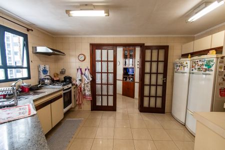 Apartamento à venda com 180m², 4 quartos e 2 vagas Apartamento à venda com 180m², 4 quartos e 2 vagasCozinha