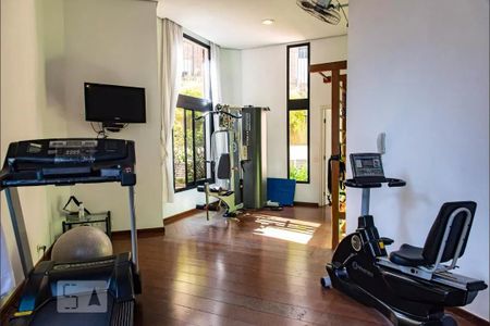Apartamento à venda com 180m², 4 quartos e 2 vagas Apartamento à venda com 180m², 4 quartos e 2 vagasAcademia