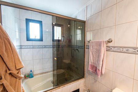 Apartamento à venda com 180m², 4 quartos e 2 vagas Apartamento à venda com 180m², 4 quartos e 2 vagasBanheiro da suíte 2