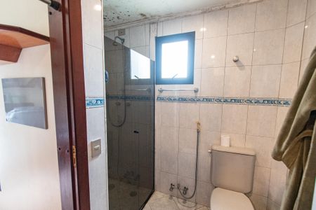 Apartamento à venda com 180m², 4 quartos e 2 vagas Apartamento à venda com 180m², 4 quartos e 2 vagasBanheiro da suíte 1