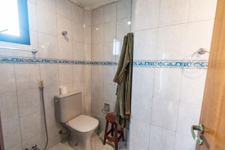 Apartamento à venda com 180m², 4 quartos e 2 vagas Apartamento à venda com 180m², 4 quartos e 2 vagasBanheiro da suíte 1