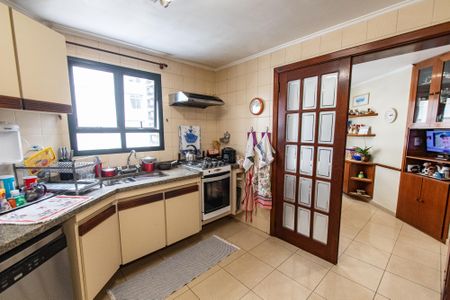 Apartamento à venda com 180m², 4 quartos e 2 vagas Apartamento à venda com 180m², 4 quartos e 2 vagasCozinha