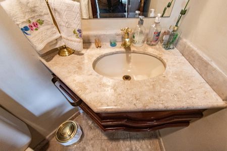 Apartamento à venda com 180m², 4 quartos e 2 vagas Apartamento à venda com 180m², 4 quartos e 2 vagasLavabo