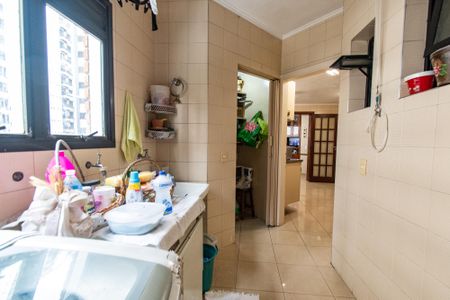 Apartamento à venda com 180m², 4 quartos e 2 vagas Apartamento à venda com 180m², 4 quartos e 2 vagasÁrea de serviço