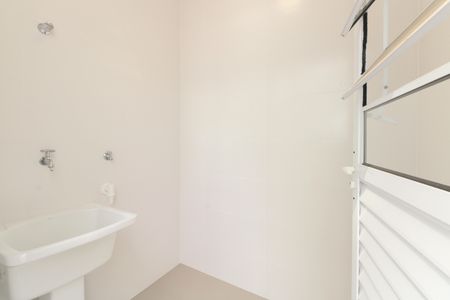 Casa de condomínio para alugar com 74m², 2 quartos e sem vaga Casa de condomínio para alugar com 74m², 2 quartos e sem vagaÁrea de Serviço