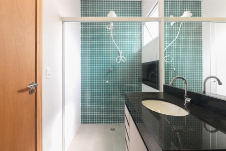 Casa de condomínio para alugar com 74m², 2 quartos e sem vaga Casa de condomínio para alugar com 74m², 2 quartos e sem vagaBanheiro