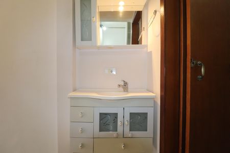 Casa à venda com 152m², 4 quartos e 2 vagasBanheiro da Suíte 