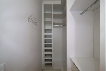 Casa à venda com 152m², 4 quartos e 2 vagasCloset Suíte 