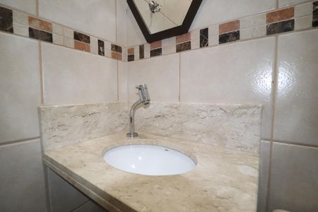 Casa à venda com 152m², 4 quartos e 2 vagasLavabo 1