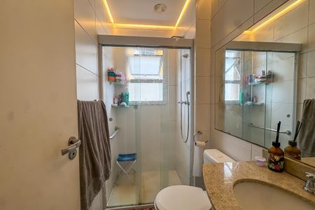 Apartamento à venda com 74m², 2 quartos e 1 vaga Apartamento à venda com 74m², 2 quartos e 1 vagaBanheiro da Suíte