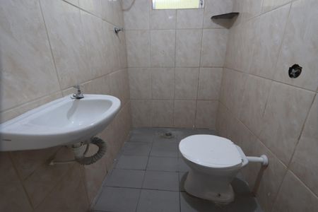 Banheiro de casa para alugar com 1 quarto, 50m² em Jardim Tango, São Paulo