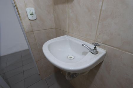 Banheiro de casa para alugar com 1 quarto, 50m² em Jardim Tango, São Paulo