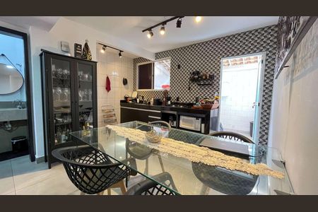 Casa à venda com 2 quartos, 100m² em Castelo, Belo Horizonte